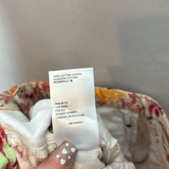 BDG Urban Outfitters High Waisted Floral Denim Mom Jeans. Size 26. - Picture 10 of 10